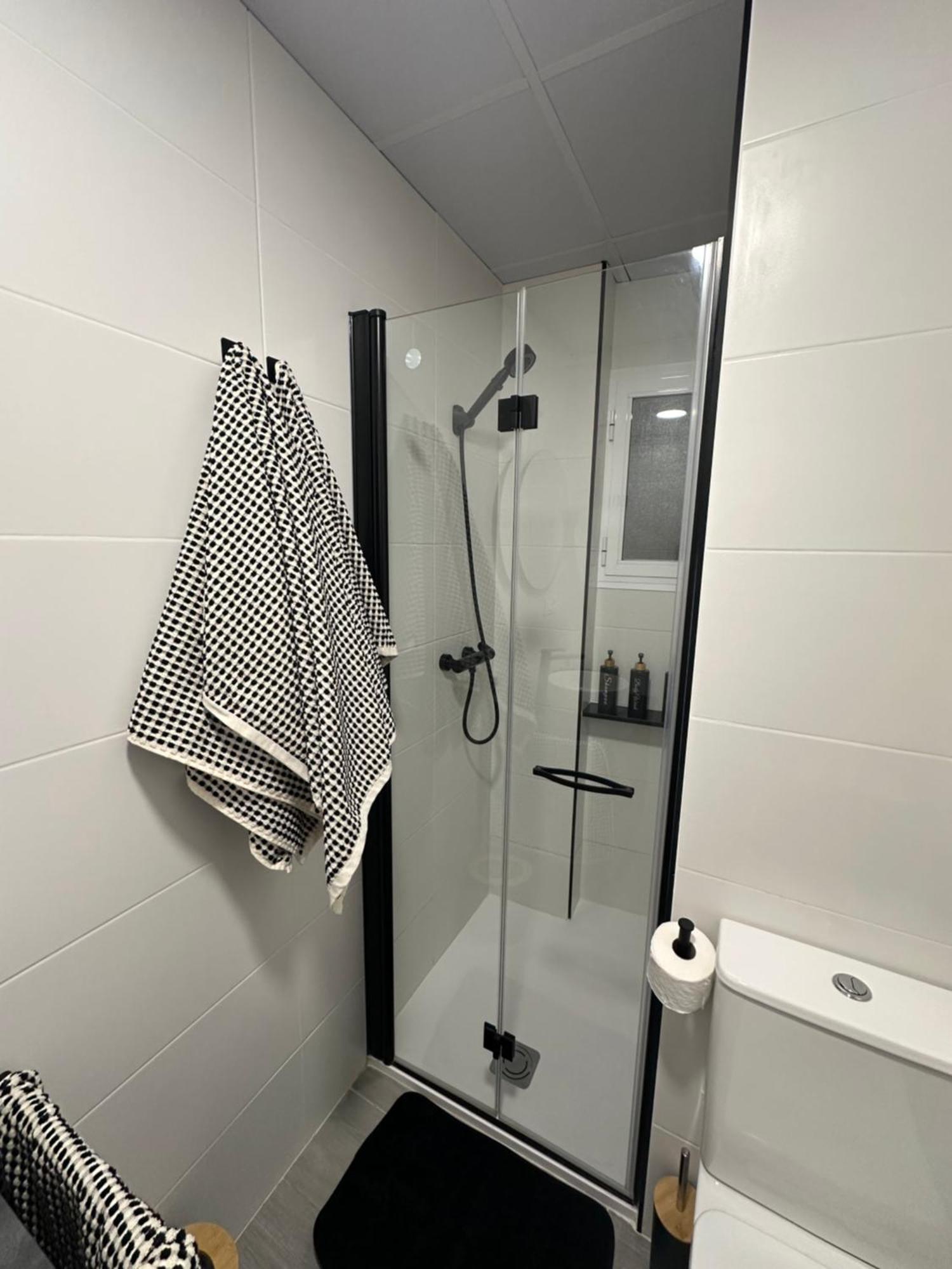 Apartamento Maui Beach En El Palo Málaga Esterno foto